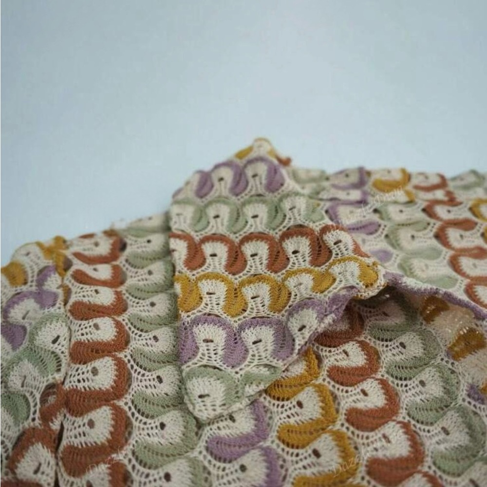 Elegant Patterned crochet cover up - Picture 6 of 8